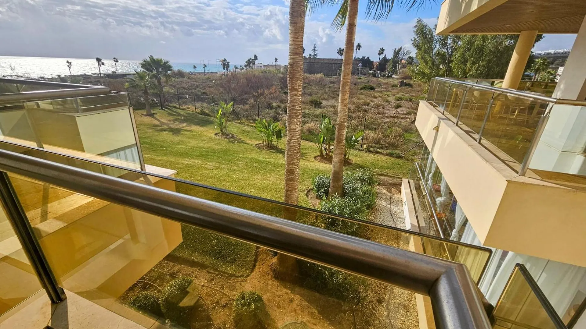 Marina Castillo, Beachfront Sea Views 500M To Beach And Duquesa Marina Manilva 0*,  Spain