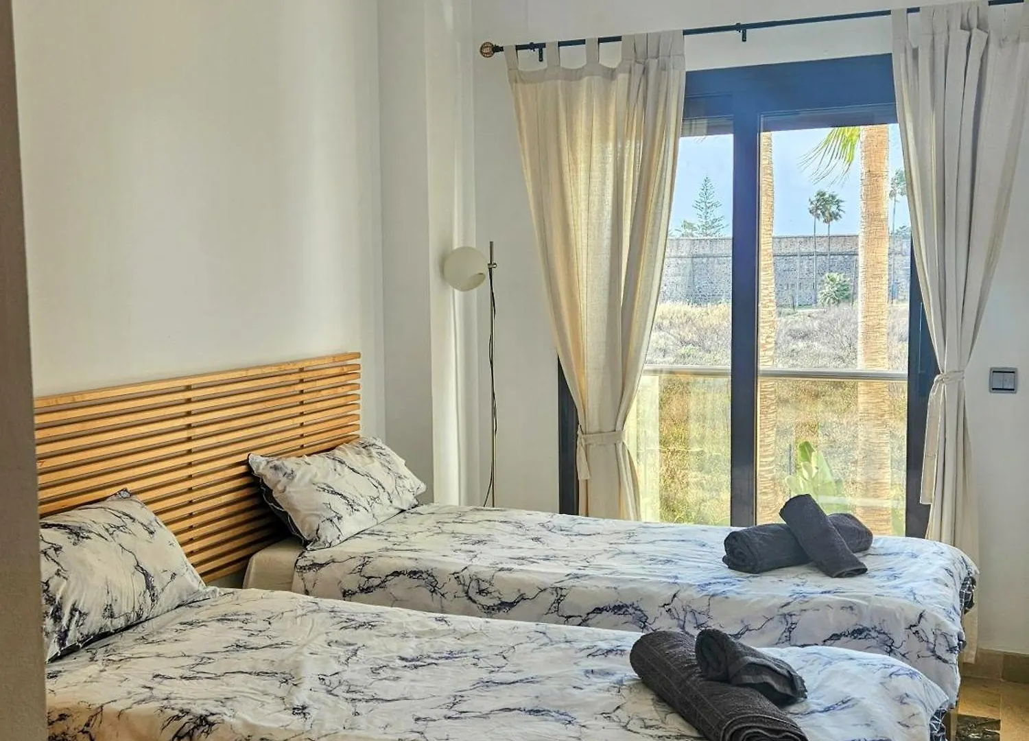 Marina Castillo, Beachfront Sea Views 500M To Beach And Duquesa Marina Manilva 0*,