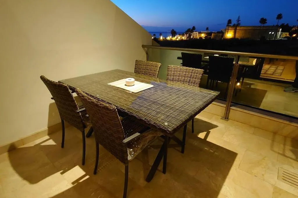 Apartment Marina Castillo, Beachfront Sea Views 500M To Beach And Duquesa Marina Manilva