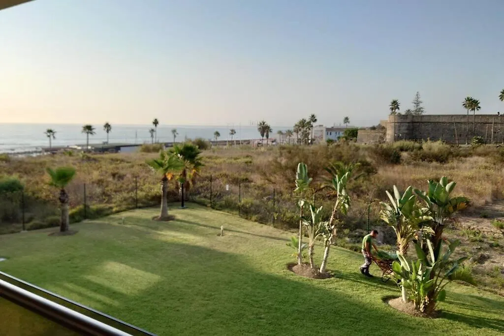 Apartment Marina Castillo, Beachfront Sea Views 500M To Beach And Duquesa Marina Manilva
