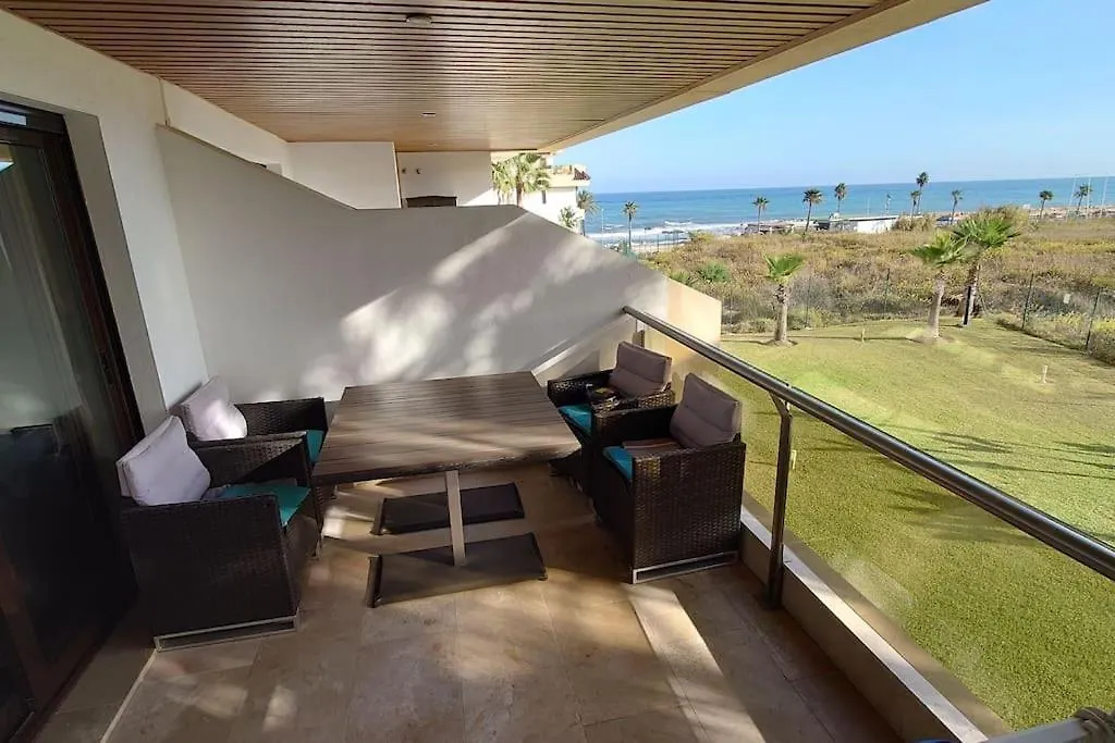 Marina Castillo, Beachfront Sea Views 500M To Beach And Duquesa Marina Manilva Apartment