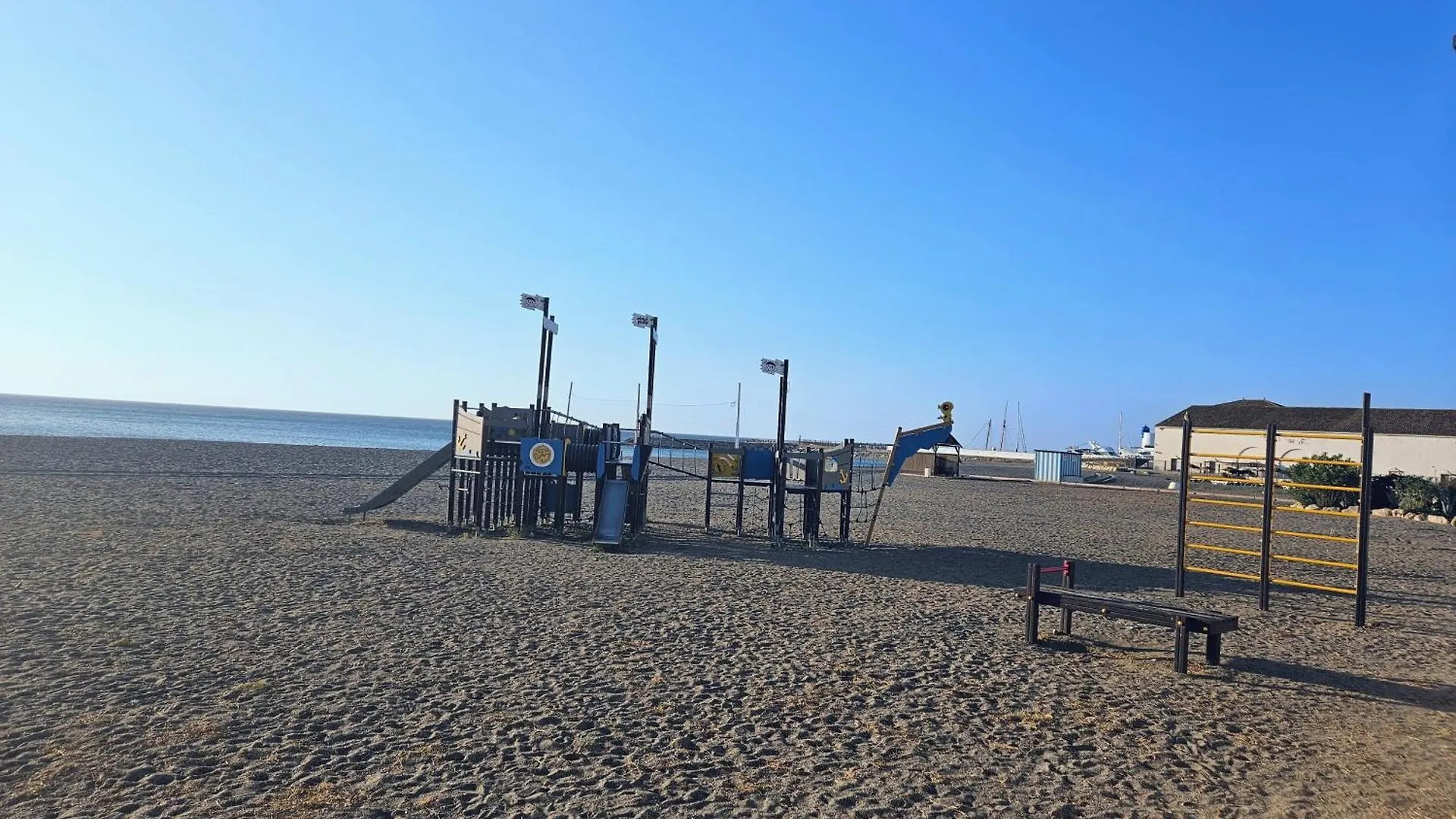 Marina Castillo, Beachfront Sea Views 500M To Beach And Duquesa Marina Manilva Spain