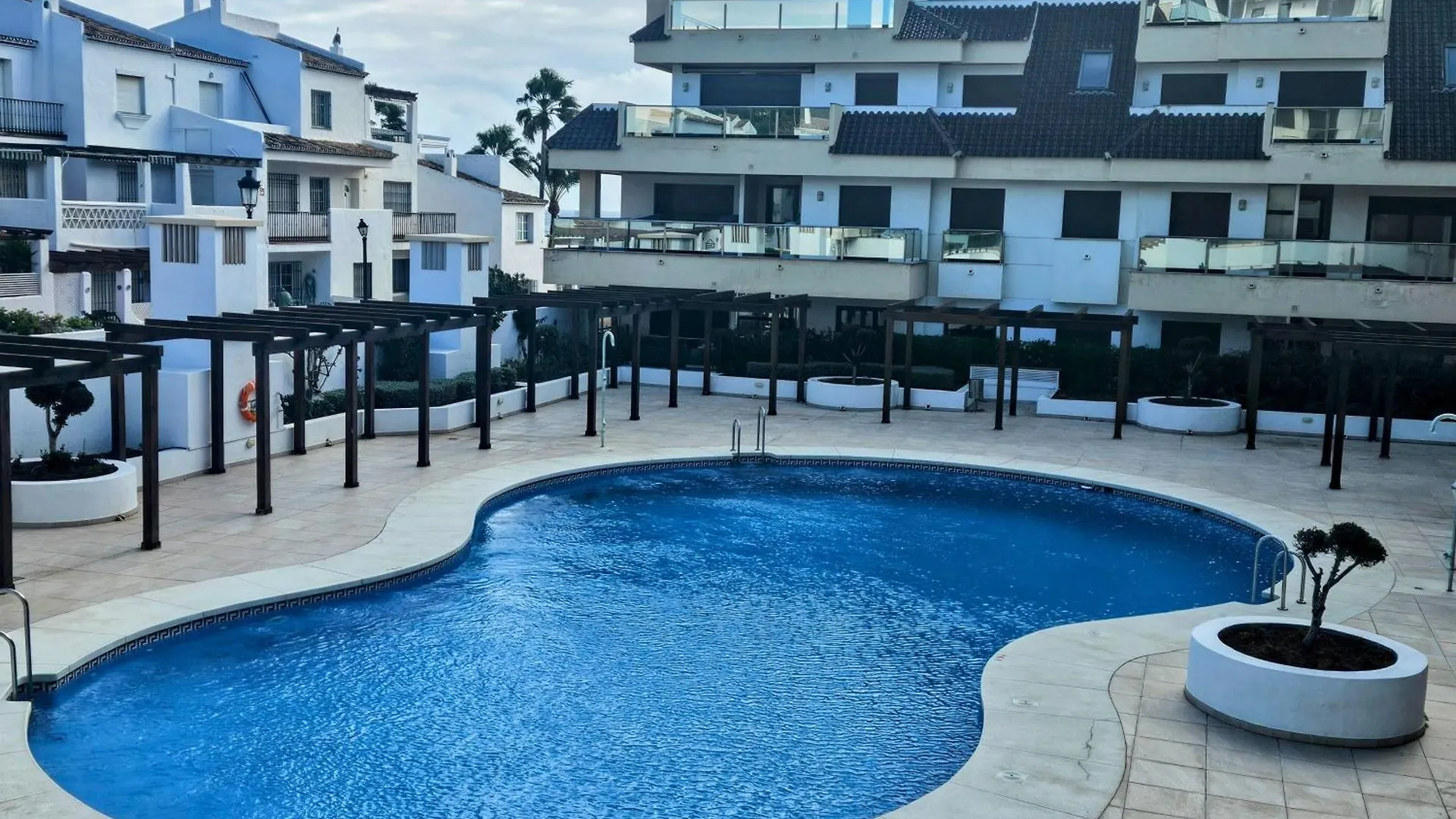 Marina Castillo, Beachfront Sea Views 500M To Beach And Duquesa Marina Manilva