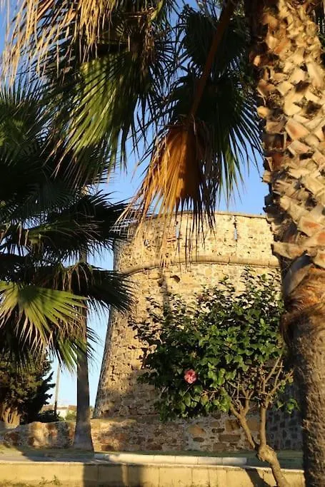 Marina Castillo, Beachfront Sea Views 500M To Beach And Duquesa Marina Manilva Apartment