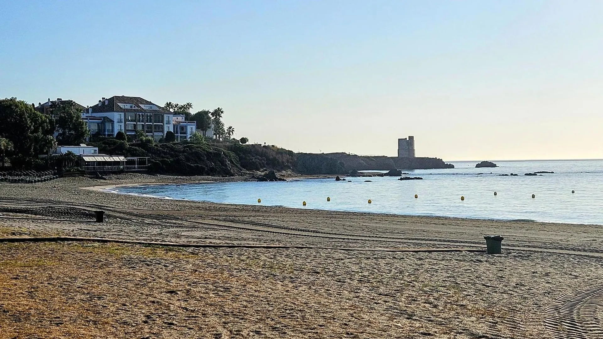 Apartment Marina Castillo, Beachfront Sea Views 500M To Beach And Duquesa Marina Manilva